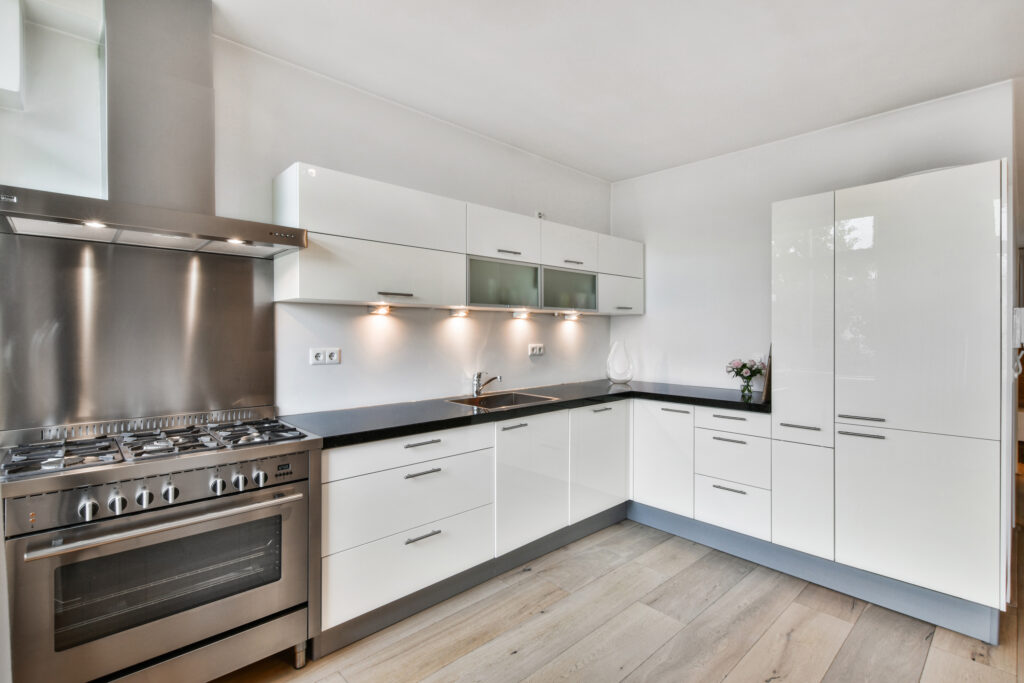 How much do kitchen cabinets cost in Dallas TX- kitchen cabinets Dallas TX